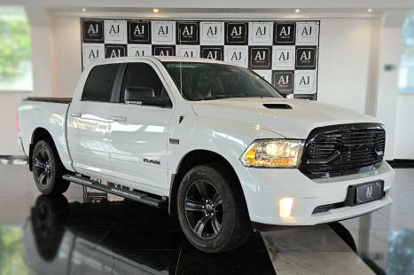 RAM Classic 5.7 V8 32V 4P HEMI LARAMIE NIGHT EDITION AUTOMÁTICO, Foto 5
