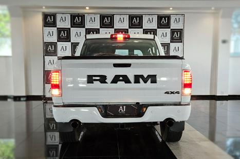 RAM Classic 5.7 V8 32V 4P HEMI LARAMIE NIGHT EDITION AUTOMÁTICO, Foto 6