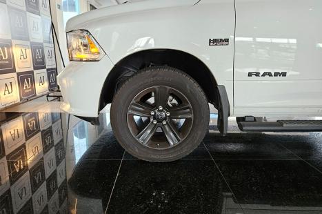 RAM Classic 5.7 V8 32V 4P HEMI LARAMIE NIGHT EDITION AUTOMÁTICO, Foto 7