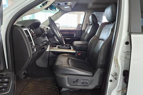 RAM Classic 5.7 V8 32V 4P HEMI LARAMIE NIGHT EDITION AUTOMÁTICO, Foto 13