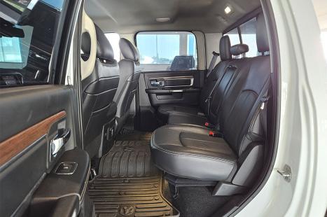 RAM Classic 5.7 V8 32V 4P HEMI LARAMIE NIGHT EDITION AUTOMÁTICO, Foto 14