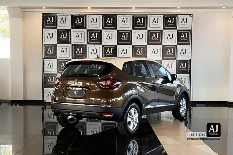 RENAULT Captur 1.6 16V 4P FLEX SCE LIFE X-TRONIC CVT, Foto 8 RENAULT Captur 1.6 16V 4P FLEX SCE LIFE X-TRONIC CVT, Foto 8
