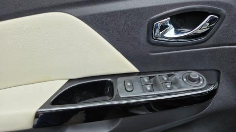 RENAULT Captur 1.6 16V 4P FLEX SCE INTENSE X-TRONIC CVT, Foto 9 RENAULT Captur 1.6 16V 4P FLEX SCE INTENSE X-TRONIC CVT, Foto 9