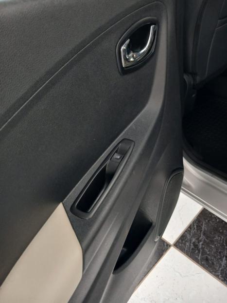 RENAULT Captur 1.6 16V 4P FLEX BOSE AUTOM�TICO, Foto 11