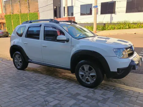 RENAULT Duster 1.6 16V 4P FLEX DYNAMIQUE AUTOMÁTICO CVT, Foto 2 RENAULT Duster 1.6 16V 4P FLEX DYNAMIQUE AUTOMÁTICO CVT, Foto 2
