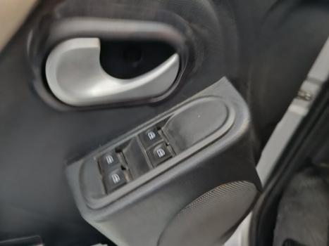 RENAULT Duster 1.6 16V 4P FLEX SCE AUTHENTIQUE X-TRONIC AUTOM�TICO, Foto 12