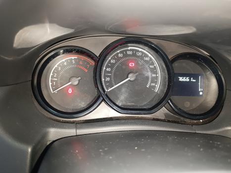 RENAULT Duster 1.6 16V 4P FLEX SCE AUTHENTIQUE X-TRONIC AUTOM�TICO, Foto 14