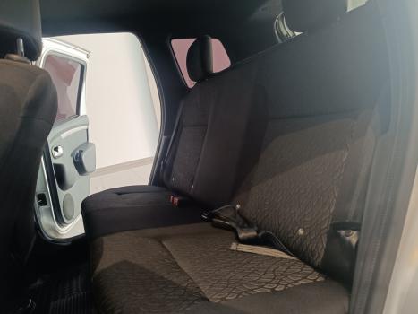 RENAULT Duster 1.6 16V 4P FLEX SCE AUTHENTIQUE X-TRONIC AUTOM�TICO, Foto 18