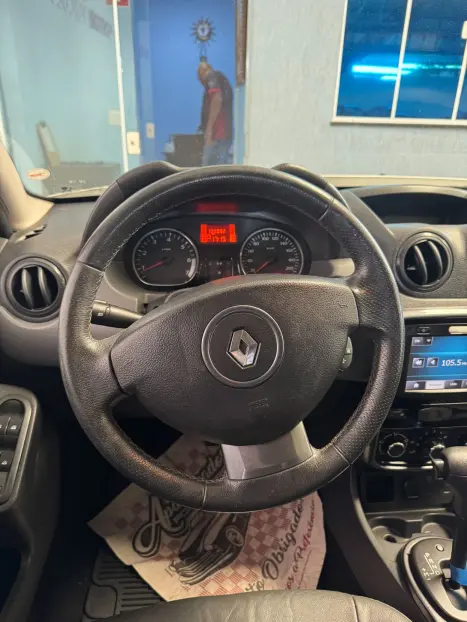 RENAULT Duster 2.0 16V 4P FLEX DYNAMIQUE AUTOM�TICO, Foto 12