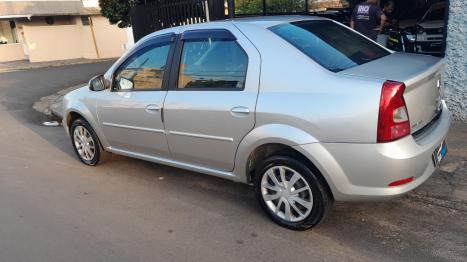 RENAULT Logan 1.0 16V 4P FLEX EXPRESSION, Foto 2