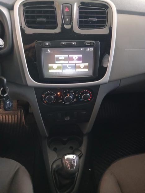 RENAULT Logan 1.6 16V 4P FLEX EXPRESSION AUTOM�TICO, Foto 9