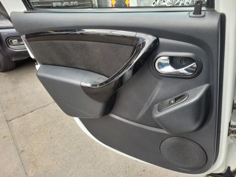 RENAULT Oroch 2.0 16V 4P FLEX DYNAMIQUE AUTOM�TICO, Foto 8