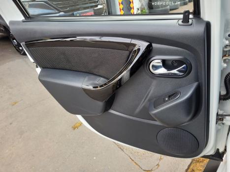 RENAULT Oroch 2.0 16V 4P FLEX DYNAMIQUE AUTOM�TICO, Foto 8