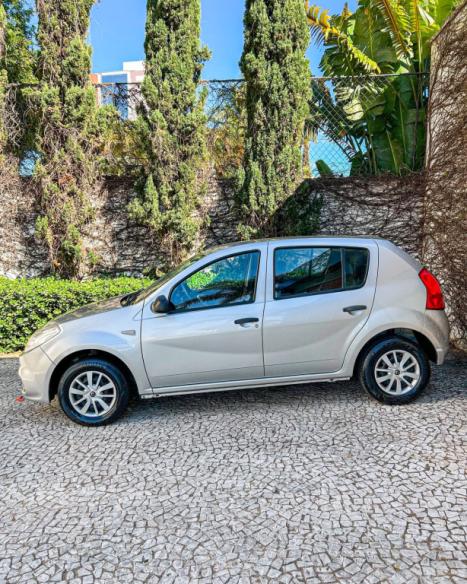 RENAULT Sandero 1.0 16V 4P FLEX AUTHENTIQUE, Foto 2