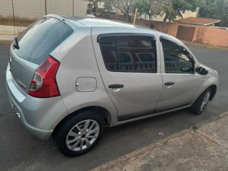 RENAULT Sandero 1.6 4P FLEX EXPRESSION, Foto 4 RENAULT Sandero 1.6 4P FLEX EXPRESSION, Foto 4