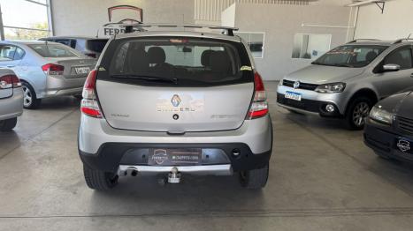 RENAULT Sandero 1.6 16V 4P FLEX STEPWAY AUTOMÁTICO, Foto 4 RENAULT Sandero 1.6 16V 4P FLEX STEPWAY AUTOMÁTICO, Foto 4