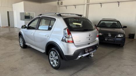 RENAULT Sandero 1.6 16V 4P FLEX STEPWAY AUTOMÁTICO, Foto 6 RENAULT Sandero 1.6 16V 4P FLEX STEPWAY AUTOMÁTICO, Foto 6