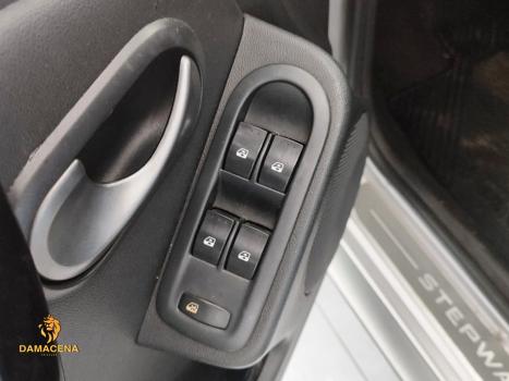 RENAULT Sandero 1.6 4P FLEX STEPWAY, Foto 4