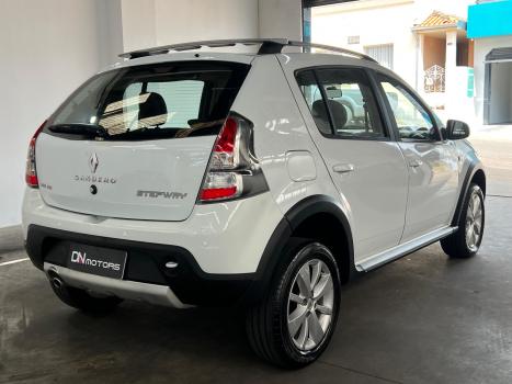 RENAULT Sandero 1.6 16V 4P FLEX STEPWAY AUTOM�TICO, Foto 5