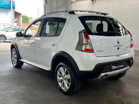 RENAULT Sandero 1.6 16V 4P FLEX STEPWAY AUTOM�TICO, Foto 7