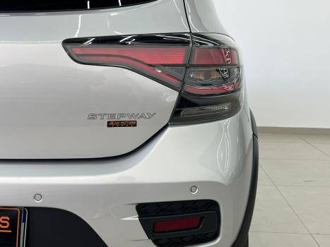 RENAULT Sandero 1.6 16V 4P SCE FLEX STEPWAY ICONIC X-TRONIC AUTOM�TICO CVT, Foto 9