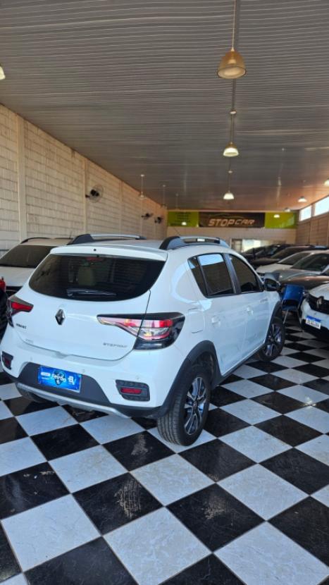 RENAULT Sandero 1.6 16V 4P FLEX SCE STEPWAY INTENSE X-TRONIC AUTOM�TICO CVT, Foto 4