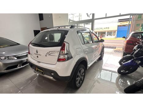 RENAULT Sandero 1.6 16V 4P FLEX STEPWAY AUTOM�TICO, Foto 5