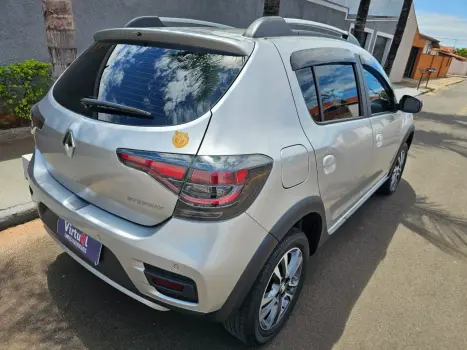 RENAULT Stepway 1.6 16V 4P FLEX ICONIC X-TONIC AUTOM�TICO CVT, Foto 5