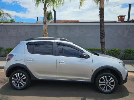 RENAULT Stepway 1.6 16V 4P FLEX ICONIC X-TONIC AUTOM�TICO CVT, Foto 6