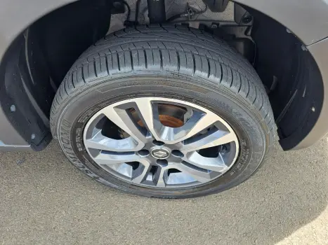 RENAULT Stepway 1.6 16V 4P FLEX ICONIC X-TONIC AUTOM�TICO CVT, Foto 7