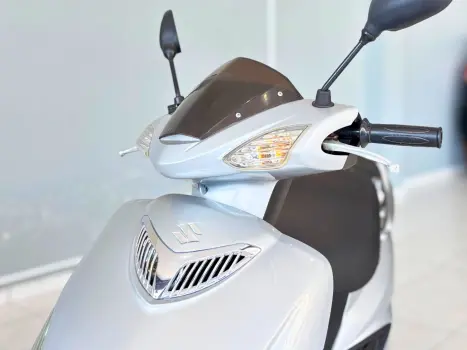 SUZUKI Burgman 125 , Foto 3