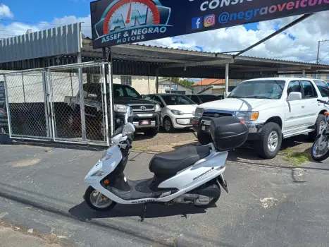 SUZUKI Burgman 125 , Foto 3