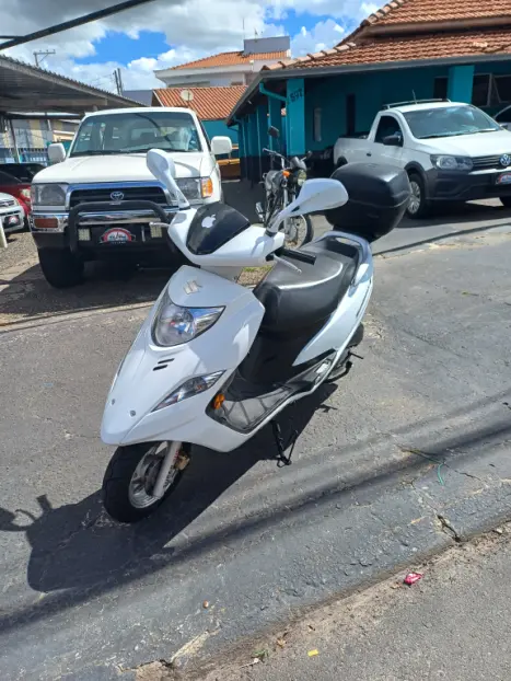 SUZUKI Burgman 125 , Foto 4