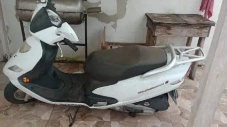 SUZUKI Burgman 125 , Foto 1