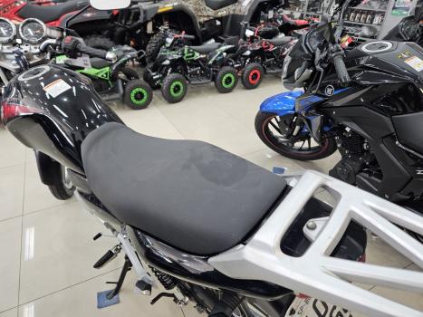 SUZUKI GSR 125 , Foto 3