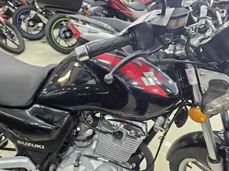 SUZUKI GSR 125 , Foto 9