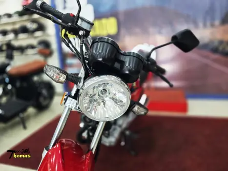 SUZUKI GSR 150 , Foto 2