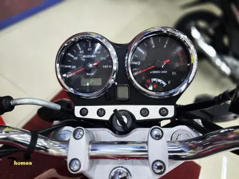 SUZUKI GSR 150 , Foto 3