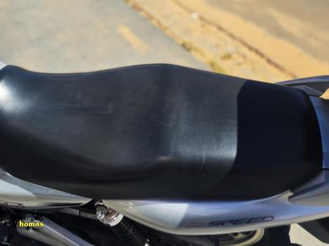 SUZUKI GSR 150 I, Foto 3