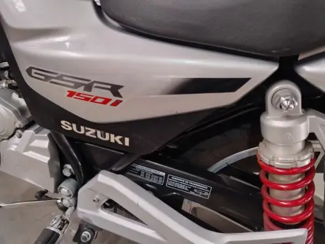 SUZUKI GSR 150 I, Foto 11