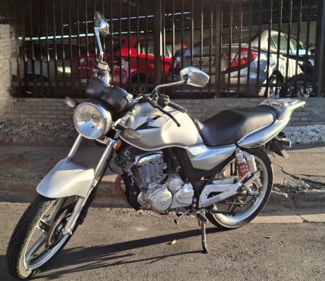 SUZUKI GSR 150 I, Foto 1