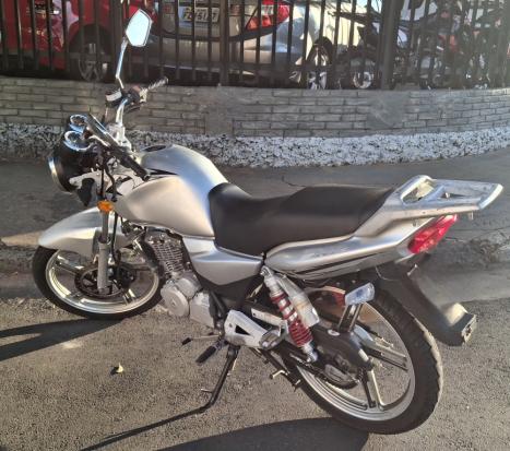 SUZUKI GSR 150 I, Foto 3