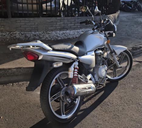 SUZUKI GSR 150 I, Foto 4