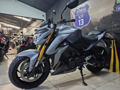 SUZUKI GSX-S 1000 A, Foto 4