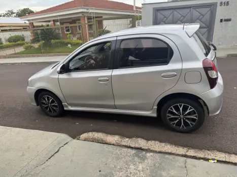TOYOTA Etios Hatch 1.5 16V 4P FLEX PLATINUM AUTOM�TICO, Foto 5