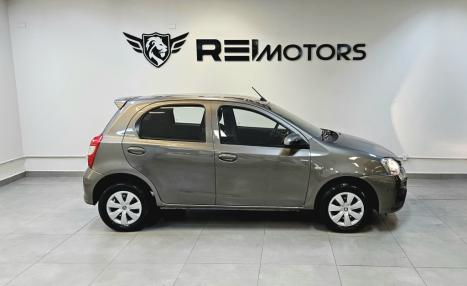 TOYOTA Etios Hatch 1.3 16V 4P FLEX X, Foto 6