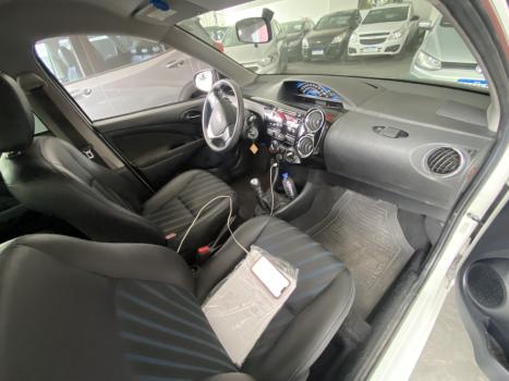 TOYOTA Etios Hatch 1.5 16V 4P FLEX XS, Foto 3 TOYOTA Etios Hatch 1.5 16V 4P FLEX XS, Foto 3