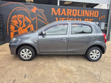 TOYOTA Etios Hatch 1.3 16V 4P FLEX X, Foto 2 TOYOTA Etios Hatch 1.3 16V 4P FLEX X, Foto 2