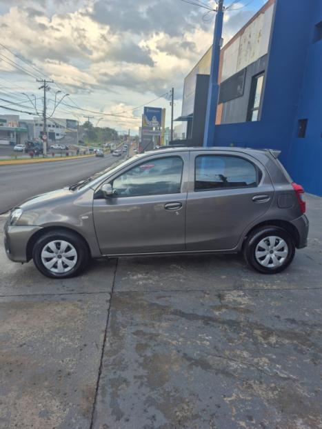TOYOTA Etios Hatch 1.3 16V 4P FLEX X, Foto 3