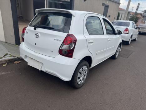 TOYOTA Etios Hatch 1.3 16V 4P FLEX X AUTOMTICO, Foto 6